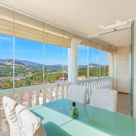 Spacious Mountain View