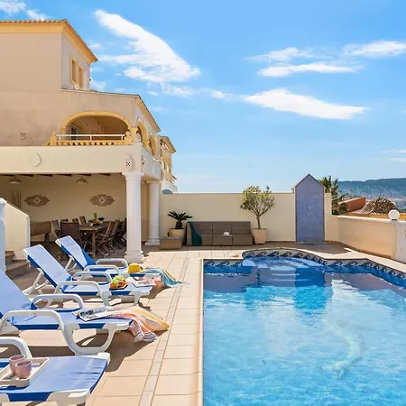 Spacious Mountain View * Calp